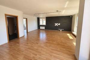Freie 3/4-Zi-Penthouse-Wohnung in zentraler Lage von Bad Cannstatt – Die vollständige Adresse der Immobilie erhältst du vom Anbieter., 70372 Kurpark, Stuttgart – Vorschaubild 3