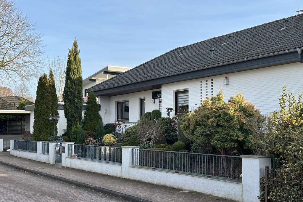 Immobilie in Geestland - Familienhaus mit großem Garten - Bild 0