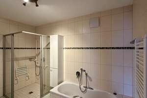Große 2-Zimmer-Wohnung mit Balkon und Stellplatz nahe dem Stadtzentrum von Bad Neustadt – Goethestraße 15g, 97616 Bad Neustadt an der Saale – Vorschaubild 12