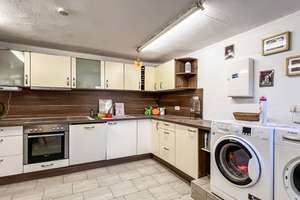 Bezugsfrei! 2019 teilsaniert | Einbauküche | Kamin | Garage | Teich | 1.215 m² Grundstück! – Die vollständige Adresse der Immobilie erhältst du vom Anbieter., 4509 Delitzsch – Vorschaubild 11