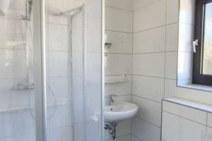 Schöne, ebenerdige Seniorenwohnung in Westrhauderfehn! Zentrum!
Ideal für eine Person! – Die vollständige Adresse der Immobilie erhältst du vom Anbieter., 26817 Rhauderfehn – Vorschaubild 6