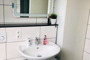 Charmante 2-Zimmer Dachgeschosswohnung mit Balkon in Solingen-Wald – Schopenhauerstraße 6, 42719 Wald, Solingen – Vorschaubild 3