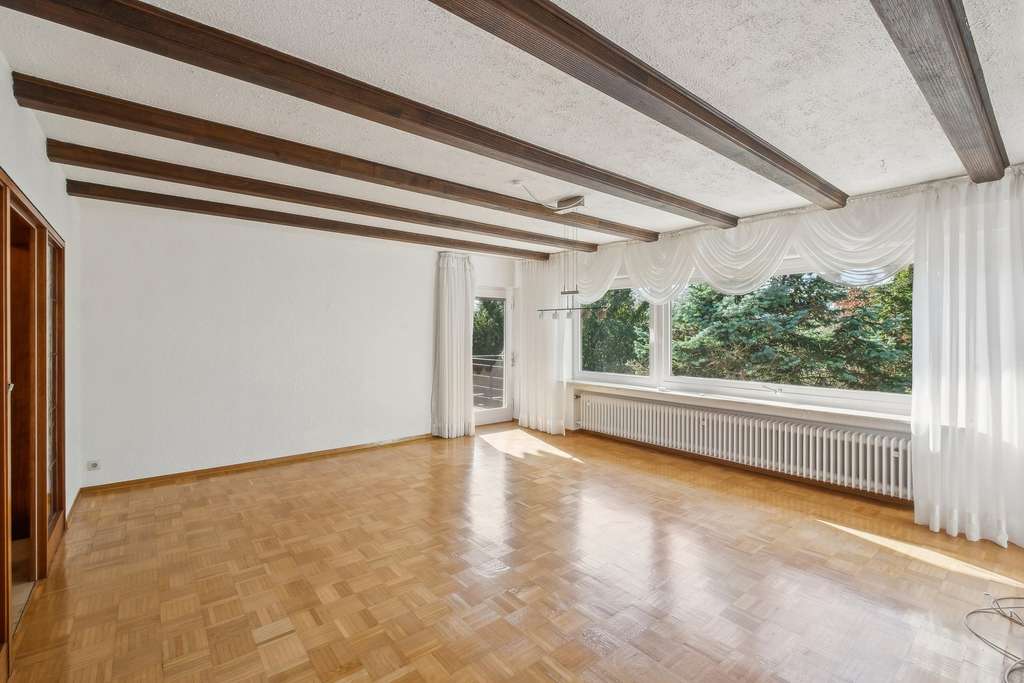 Immobilie in Löchgau - 1-2 Familienhaus in ruhiger Lage und großem Garten - Bild 2