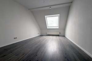 Frisch renoviertes Wohnglück: Großzügige 3-Zimmer-DG-Wohnung mit Lift & Balkon – Lemsdorfer Weg 16, 39112 Sudenburg, Magdeburg – Vorschaubild 9