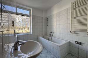 Mietfreie 2-Zimmer-Wohnung in der Rostocker Innenstadt | Balkon | www.LUTTER.net – Feldstraße 28, 18057 Kröpeliner-Tor-Vorstadt, Rostock – Vorschaubild 5