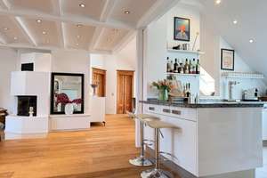 Exklusive Dachgeschoss-Maisonette-Wohnung mit Haus-im-Haus-Charakter in Bestlage nahe Menterschwaige – Die vollständige Adresse der Immobilie erhältst du vom Anbieter., 81545 Harlaching, München – Vorschaubild 2