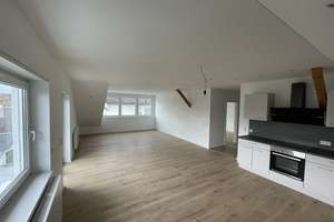 Moderne 3-Zimmer-Dachgeschosswohnung (ca. 120 m²) mit Balkon, Garage & großem Garten in Rettigheim – Gotthard-Schuler-Str. 19, 69242 Mühlhausen – Vorschaubild 2