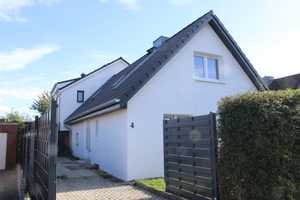 Saniertes Einfamilienhaus mit 4 Zimmern... Keine Käuferprovision ... – Hornkamp 4, 23570 Lübeck – Vorschaubild 2