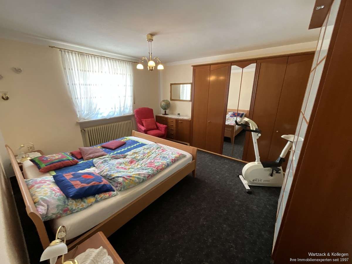 Immobilie in Postbauer-Heng - Familienschatz!
Ein- bis Zweifamilienhaus 
in Postbauer-Heng (Kemnath) - Bild 8