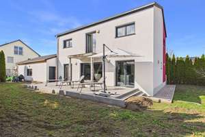 Modernes, lichtdurchflutetes Einfamilienhaus mit Doppelgarage, IN-Südost – Die vollständige Adresse der Immobilie erhältst du vom Anbieter., 85053 Südost, Ingolstadt – Vorschaubild 3