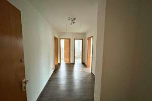 Ihr neues Zuhause am Schlosspark – attraktive Dachgeschosswohnung mit Wohlfühlcharakter – Fürstenbergstr. 64, 45355 Borbeck-Mitte, Essen – Vorschaubild 2