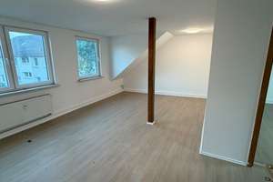 Exklusive Dachgeschosswohnung | Großzügiger Wohnbereich | Bad mit Wanne & Dusche |  – Die vollständige Adresse der Immobilie erhältst du vom Anbieter., 45326 Altenessen-Süd, Essen – Vorschaubild 2