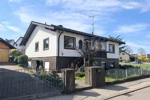Ihr neues Zuhause: ruhig gelegen mit wunderschönem Garten – Die vollständige Adresse der Immobilie erhältst du vom Anbieter., 75180 Büchenbronn, Pforzheim – Vorschaubild 2