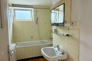 Charmante 3,5-Zimmer-Dachgeschosswohnung mit neuem Bad in attraktiver Citylage am Wilhelmsplatz – Die vollständige Adresse der Immobilie erhältst du vom Anbieter., 70182 Heusteigviertel, Stuttgart – Vorschaubild 9