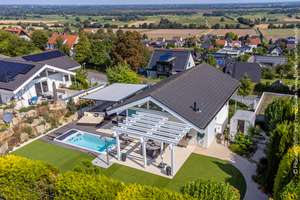Lübbecke - Nettelstedt | Exquisite Luxusresidenz: Traumhafte Aussicht, Außenpool und erstklassige Au – Die vollständige Adresse der Immobilie erhältst du vom Anbieter., 32312 Lübbecke – Vorschaubild 4