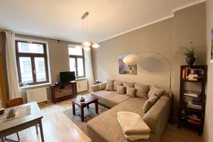 Vollmöblierte, schöne 2-Zimmer-City-Altbauwohnung in guter Lage