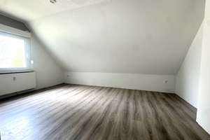 Perfekt für Singles: helle Dachgeschosswohnung ab sofort frei – Die vollständige Adresse der Immobilie erhältst du vom Anbieter., 46238 Welheim, Bottrop – Vorschaubild 3