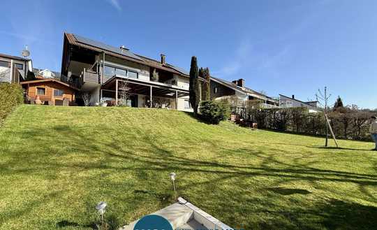 Stilvolles Mehrgenerationenhaus auf großem Gartengrundstück in Halbhöhenlage von Nürtingen-Hardt.
