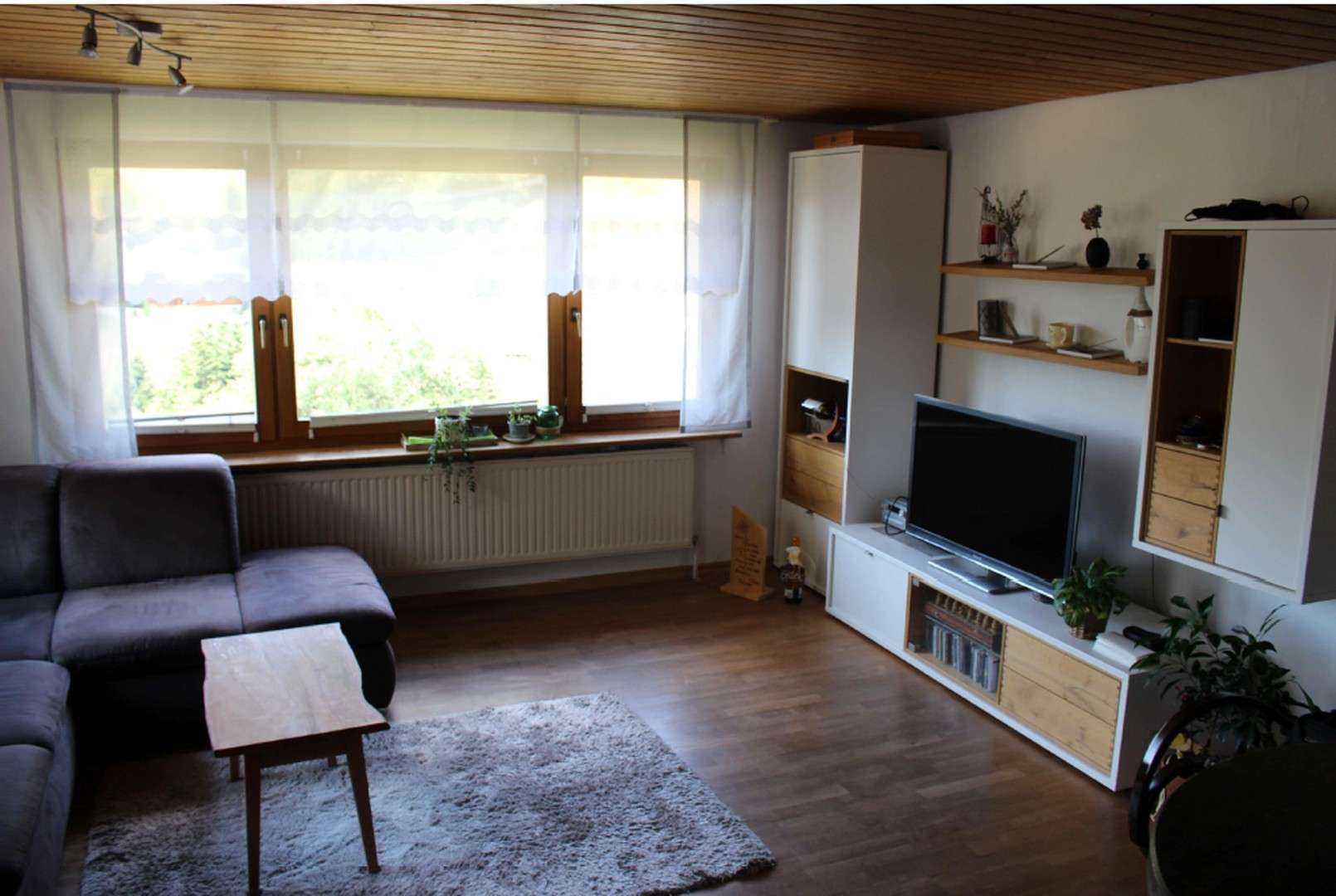 Immobilie in Gütenbach - Wohnen, wo andere Urlaub machen - Einfamilienhaus in traumhafter Schwarzwaldlage. - Bild 2