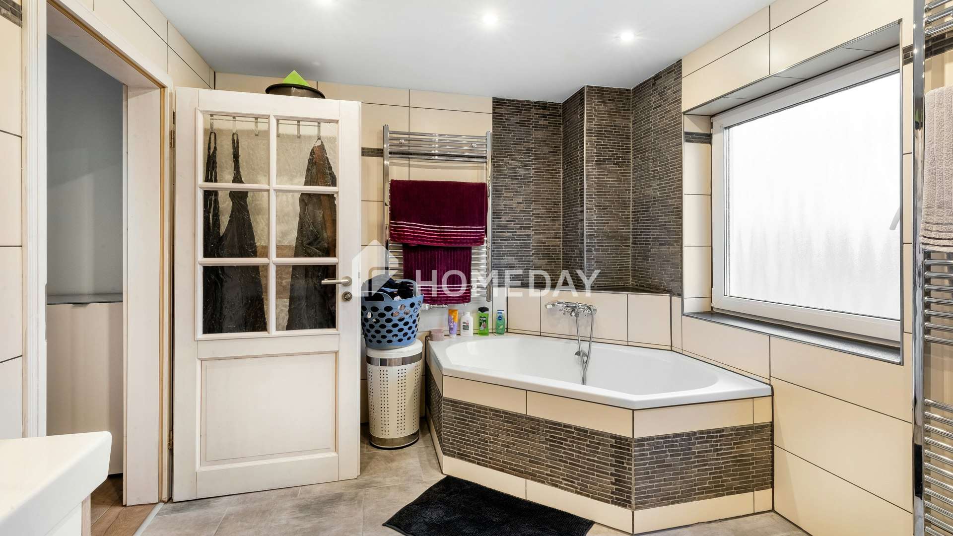 Immobilie in Weißenhorn - Großzügige 3-Zimmer-Wohnung mit zwei Balkonen und Kamin - Bild 5