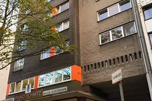 2 Zimmer ganz oben im Dachgeschoss mit Aufzug – Am Waldthausenpark 15, 45127 Stadtkern, Essen – Vorschaubild 1