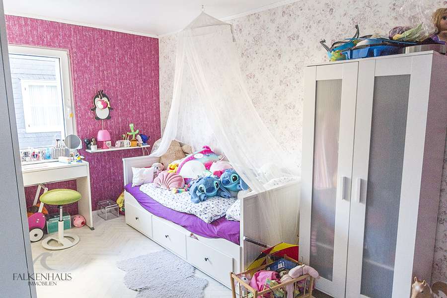 Immobilie in Remscheid - Wovon Großfamilien träumen 
Einfamilienhaus mit Garten, 2 Terrassen und mitten im Zentrum - Bild 9