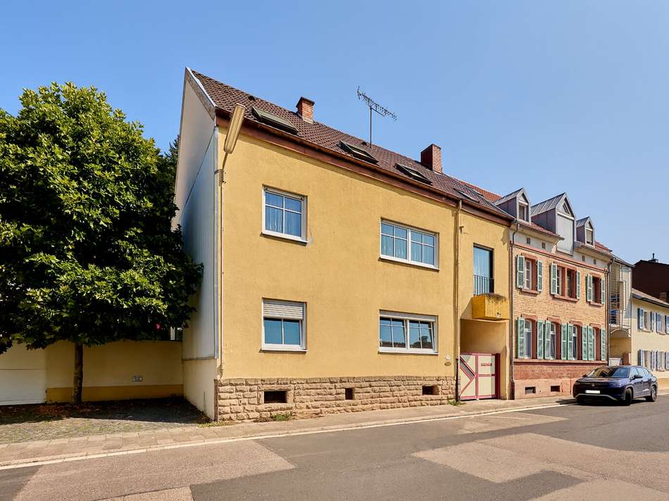 Straßenansicht