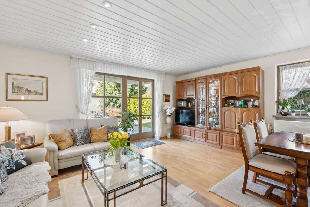 Immobilie in Bad Tölz - Charmante 3-Zi.-Erdgeschosswohnung mit Garten in Bad Tölz - Attraktives Investment mit Wohnrecht - Bild 0