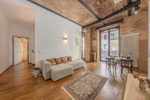 Loft-Charakter im Erdgeschoss mit Terrasse und Tiefgaragenplatz im beliebten Prenzlauer Berg – Berlin – Vorschaubild 2
