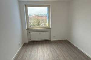 3-Zimmer-Wohnung mit Balkon in Wuppertal-Oberbarmen (Erstbezug nach Sanierung) – Brändströmstraße 4, 42275 Wuppertal – Vorschaubild 7