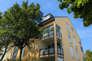 Oase am Stadtrand
Eigentumswohnung mit 2 Zimmern und Tiefgarage unweit vom Kulkwitzer See – Die vollständige Adresse der Immobilie erhältst du vom Anbieter., 4207 Lausen-Grünau, Leipzig – Vorschaubild 1