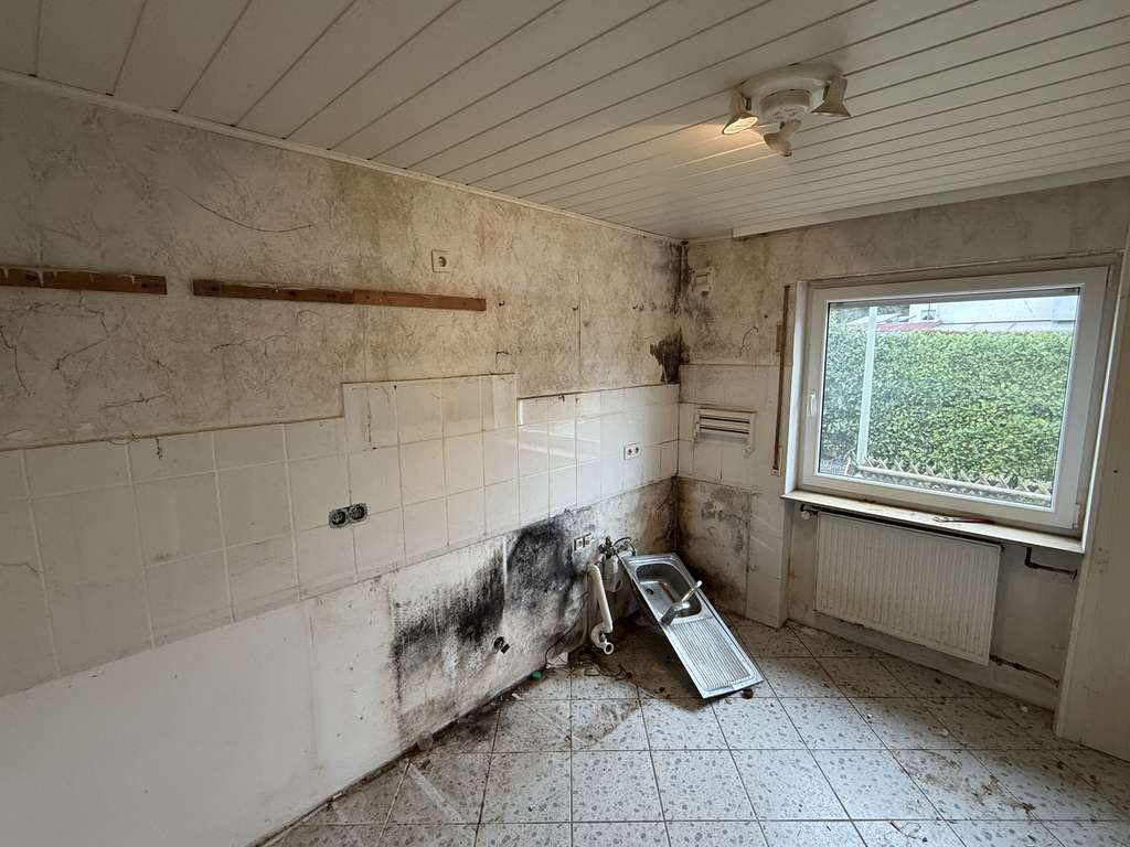 Immobilie in Flörsheim - Reihenhaus-Schnäppchen zum Selbstausbau - Bild 3