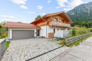 Bezugsfreies Wohnensemble am Schliersee – Zwei neuwertige Einfamilienhäuser auf 2.132 m² – Die vollständige Adresse der Immobilie erhältst du vom Anbieter., 83727 Schliersee – Vorschaubild 23
