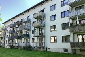 Schicke kleine 3-Zimmer-Wohnung mit Balkon mit neuem Duschbad – Treviranusstr. 5 b, 28205 Peterswerder, Bremen – Vorschaubild 2
