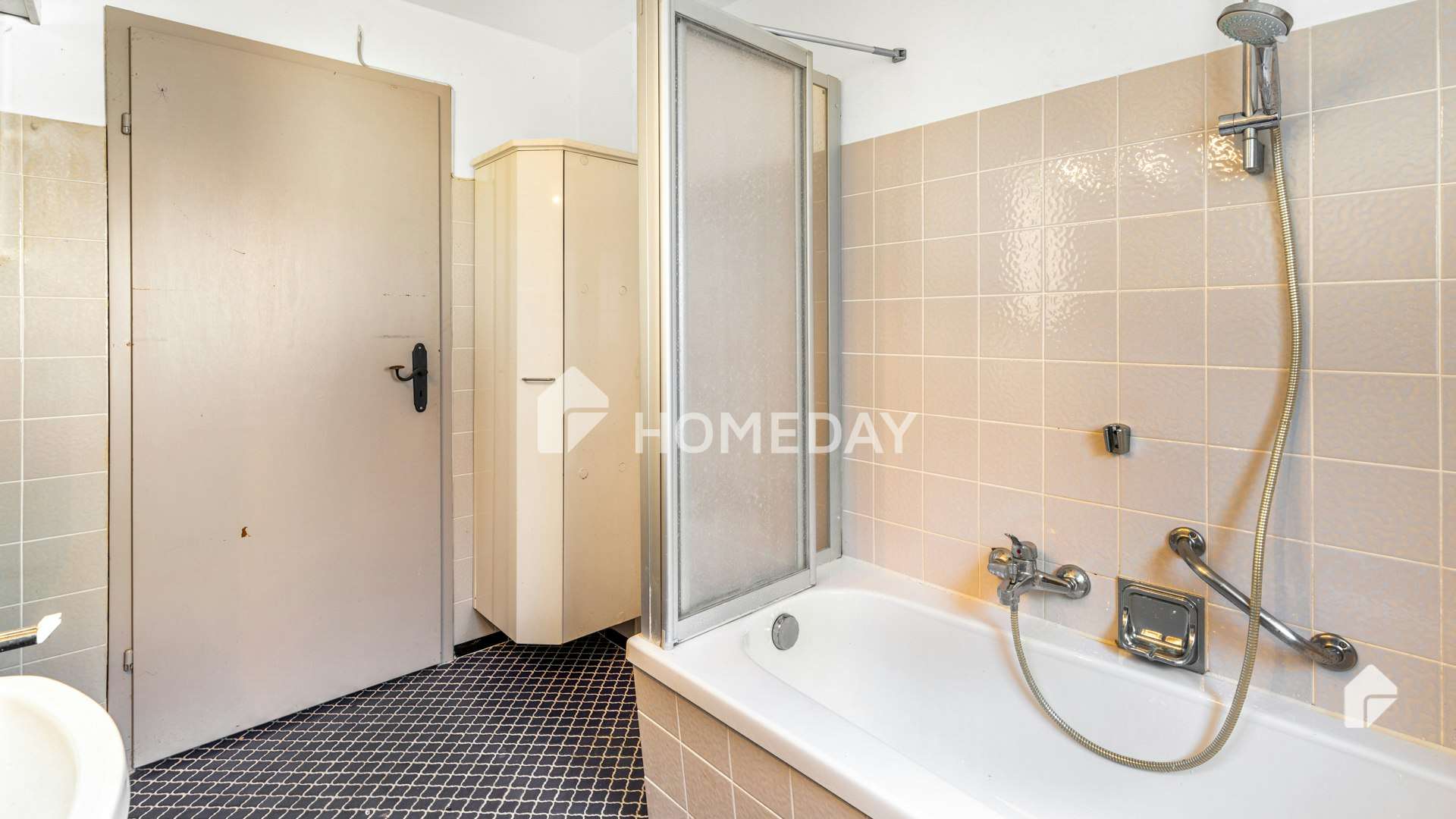 Immobilie in Neubeuern - Stilvolles Landhaus als Zweifamilienhaus mit großzügigem Grundstück in Neubeuern - Bild 4