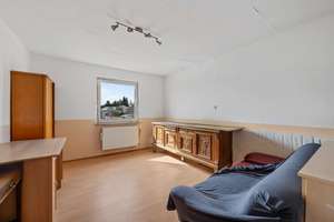 Wohnhaus mit Potenzial: zwei Doppelhaushälften in Münsingen – Die vollständige Adresse der Immobilie erhältst du vom Anbieter., 72525 Münsingen – Vorschaubild 12