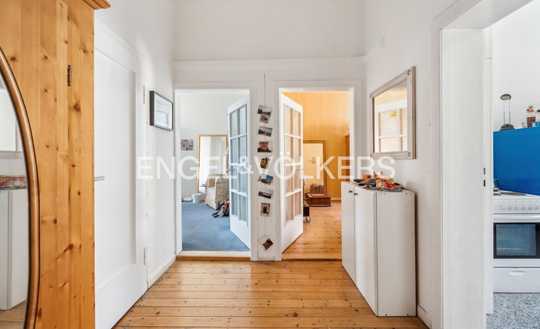 EXKLUSIVE 2-ZIMMER-WOHNUNG IM 3. OBERGESCHOSS IN BEGEHRTER OKERLAGE - MIT ELEGANTEM DIELENBODEN U...
