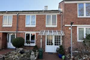 Charmantes 4-Zimmer-Reihenhaus
mit Wintergarten und Keller