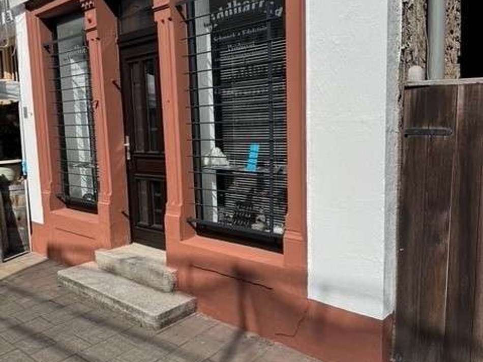 Fassade EG Straßenseite