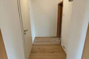 Gemütliche 2-Zimmer-Dachgeschosswohnung in Remscheid – frisch renoviert, zentral gelegen! – Baustraße 7, 42853 Scheid, Remscheid – Vorschaubild 5