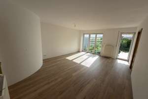 Attraktive komplett renovierte 2,5 Terrassenwohnung mit großem Garten (Westausrichtung- Nähe Audi AG – Gabelsbergerstr 7b, 85057 Nordwest, Ingolstadt – Vorschaubild 2