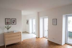 Helle 4-Zimmer-Wohnung mit Terrasse & Innenhof-Stellplatz im Zentrum – Adelungstraße 45, 64283 Mitte, Darmstadt – Vorschaubild 2