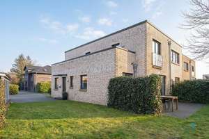 Modern, energieeffizient und mit Dachterrasse: Doppelhaushälfte in Harrislee – Die vollständige Adresse der Immobilie erhältst du vom Anbieter., 24955 Harrislee – Vorschaubild 1