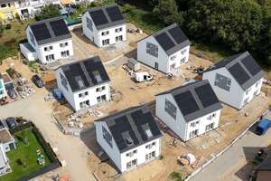 Willkommen daheim: Klimaneutrales DHH mit sonnigem Garten & Terrasse ab Dezember 2025 zu vermieten – Haselnussweg 53, 42489 Wülfrath – Vorschaubild 2