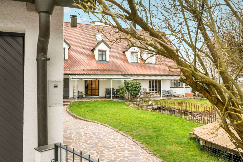 Immobilie in Bergkirchen - ANKOMMEN, VERLIEBEN, ZUHAUSE SEIN – MODERNE XL-DOPPELHAUSHÄLFTE AM FELDRAND IN GÜNDING - Bild 3