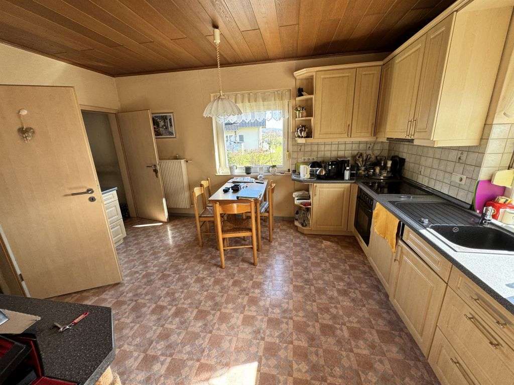 Immobilie in Dierdorf - Handwerkerobjekt: Einfamilienhaus mit Entwicklungsmöglichkeiten - Bild 4