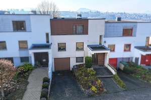 Attraktives Reihenmittelhaus in toller Lage mit Weitblick! – Die vollständige Adresse der Immobilie erhältst du vom Anbieter., 73527 Schwäbisch Gmünd – Vorschaubild 2
