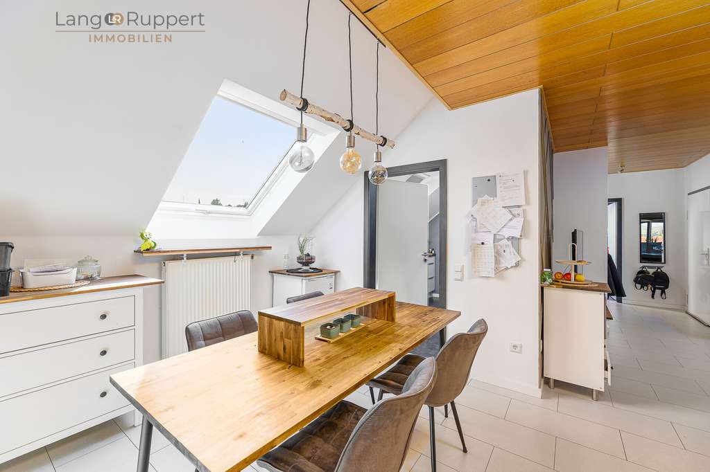 Immobilie in Rimbach - Viel Platz & Potenzial: 3-Zimmer-Wohnung mit Dachterrasse und Stellplatz - Bild 0