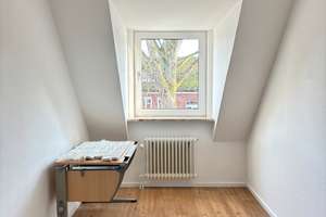 Volksdorf: Traumwohnung auf zwei Ebenen in perfekter Lage! – Die vollständige Adresse der Immobilie erhältst du vom Anbieter., 22359 Volksdorf, Hamburg – Vorschaubild 12