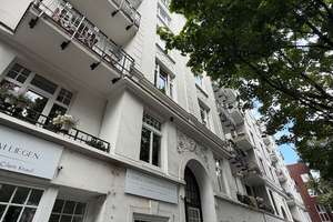 Helle & sanierte 3-Zimmer-Altbauwohnung mit Balkon in Winterhude. – Alsterdorfer Straße 77, 22299 Winterhude, Hamburg – Vorschaubild 1